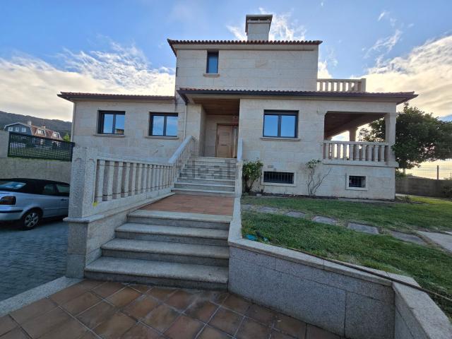 Casa en venta en Baiona, O Sopegal