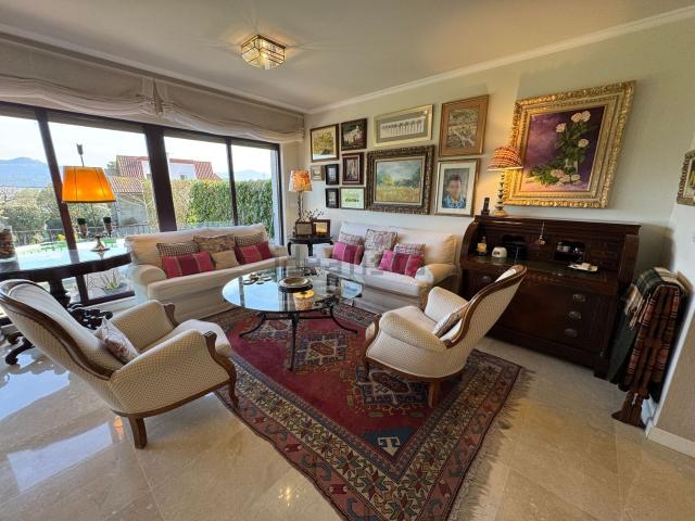 Casa en venta en Viso de Calvos, Vigo