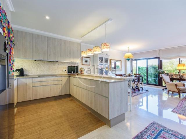 Casa en venta en Viso de Calvos, Vigo