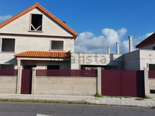 Casa en venta en Ladeira, Vigo