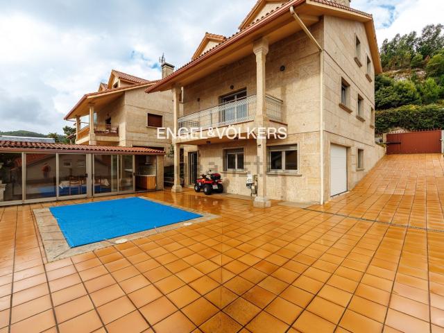 Casa en venta en Baiona, Vigo