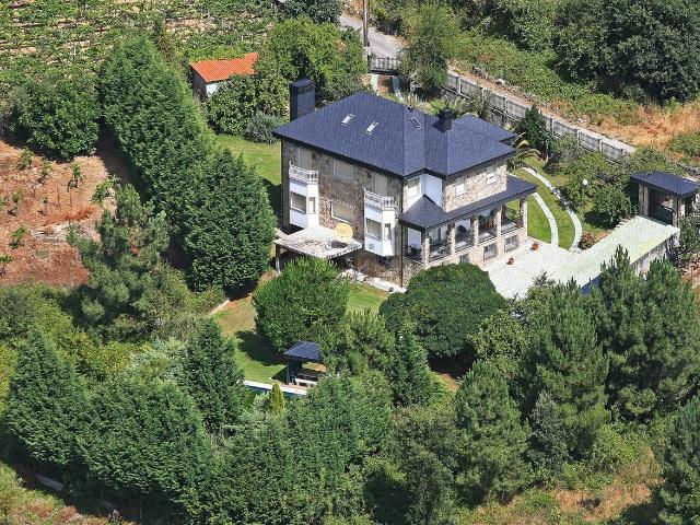 Casa en venta en Piñor, Barbadás