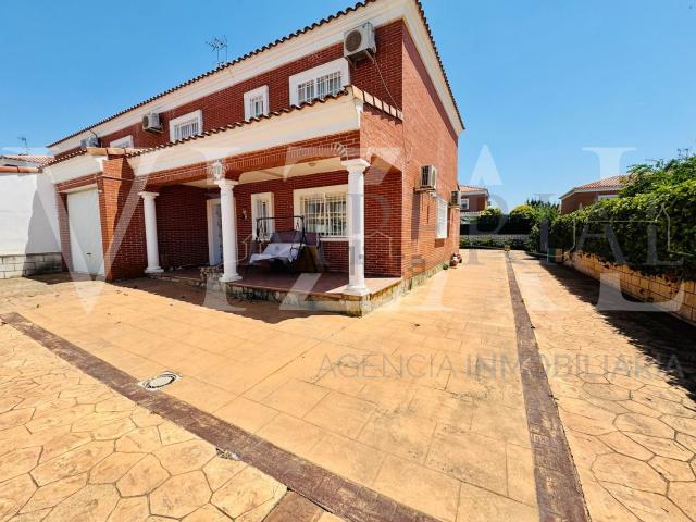 Casa en venta en Barcience, Toledo