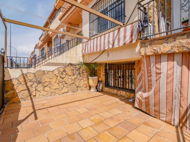 Casa en venta en Granada, Casas Bajas