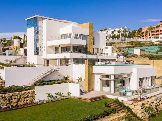 Casa en alquiler en La Alquería-El Paraíso, Costa del Sol Occidental