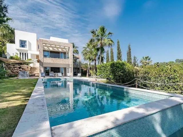 Casa en alquiler en La Alquería-El Paraíso, Costa del Sol Occidental