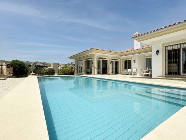 Casa en alquiler en La Alqueria, Costa del Sol Occidental