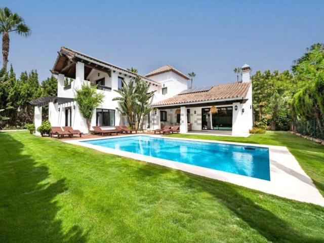 Casa en alquiler en La Alquería-El Paraíso, Costa del Sol Occidental