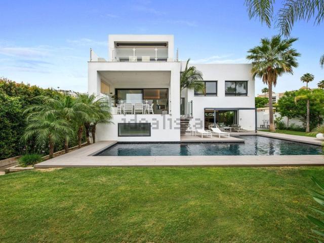 Casa en alquiler en La Alquería-El Paraíso, Costa del Sol Occidental