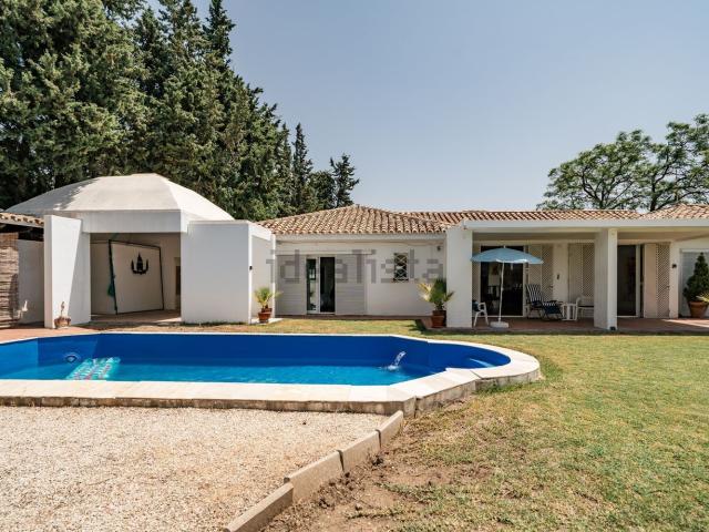 Casa en venta en Artola, Costa del Sol Occidental