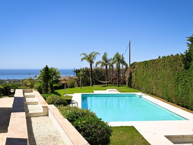 Casa en venta en La Alquería-El Paraíso, Costa del Sol Occidental