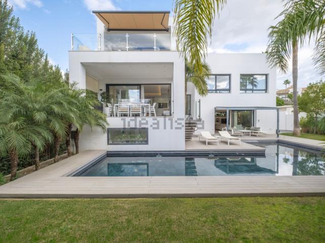 Casa en alquiler en La Alquería-El Paraíso, Costa del Sol Occidental
