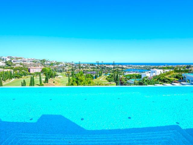 Casa en venta en La Alquería-El Paraíso, Costa del Sol Occidental