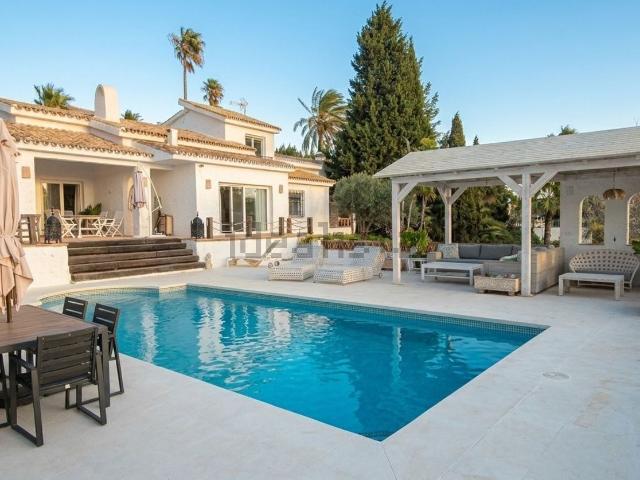 Casa en alquiler en La Perla-Torremuelle, Costa del Sol Occidental