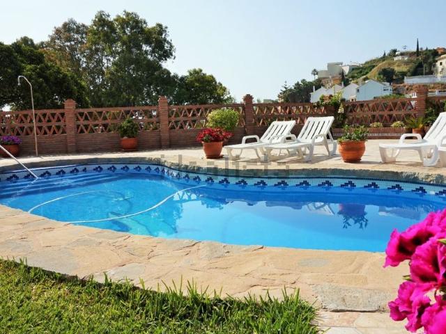 Casa en venta en La Perla-Torremuelle, Benalmádena