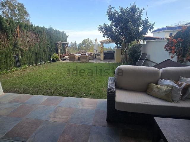 Casa en venta en La Perla-Torremuelle, Benalmádena