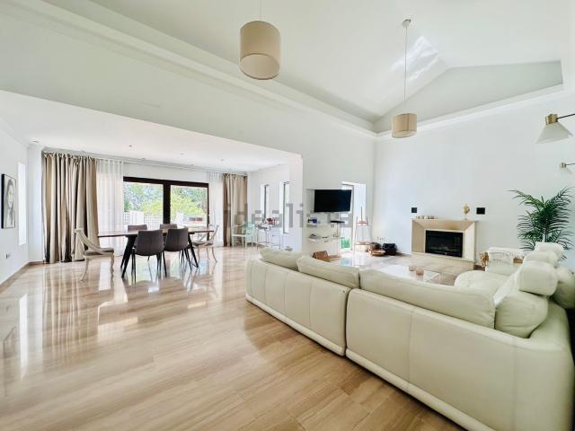 Casa en venta en La Sierrezuela, Costa del Sol Occidental
