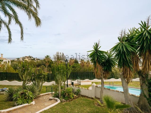 Casa en alquiler en La Perla-Torremuelle, Costa del Sol Occidental