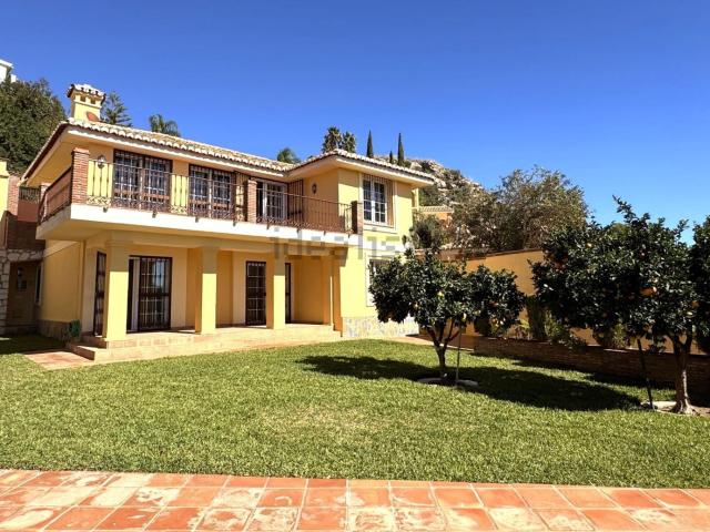 Casa en venta en Benalmádena, Carvajal