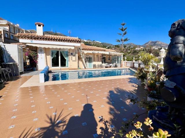 Casa en venta en La Perla-Torremuelle, Costa del Sol Occidental