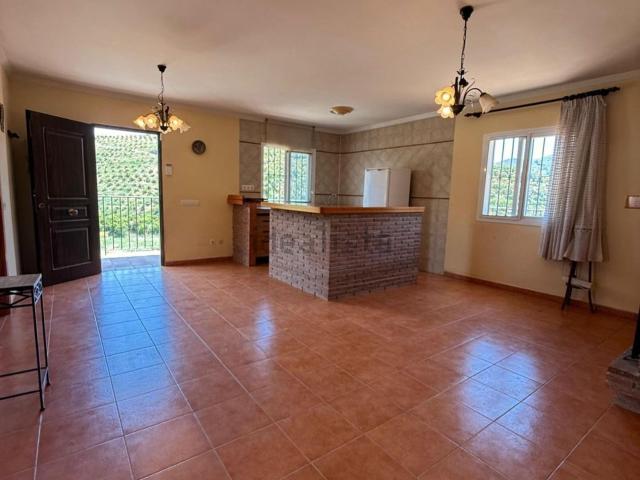 Casa en venta en Benamargosa