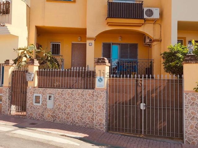 Casa en venta en Benamocarra