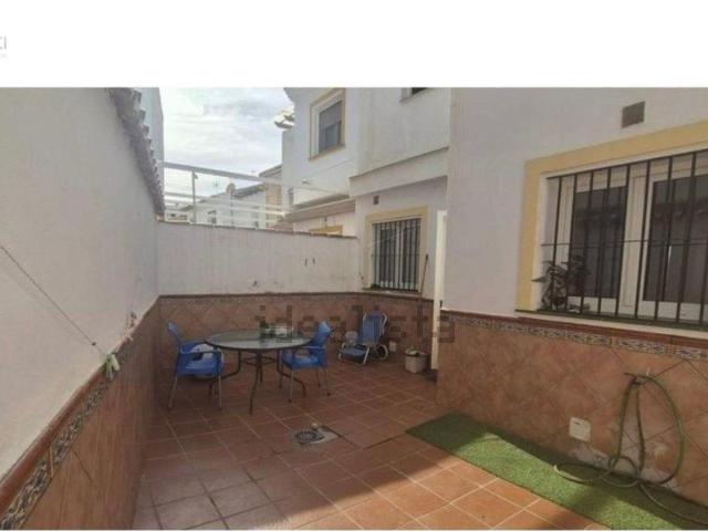 Casa en venta en Benamocarra