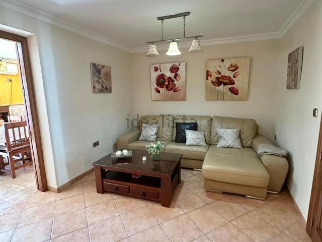 Casa en venta en Benamocarra