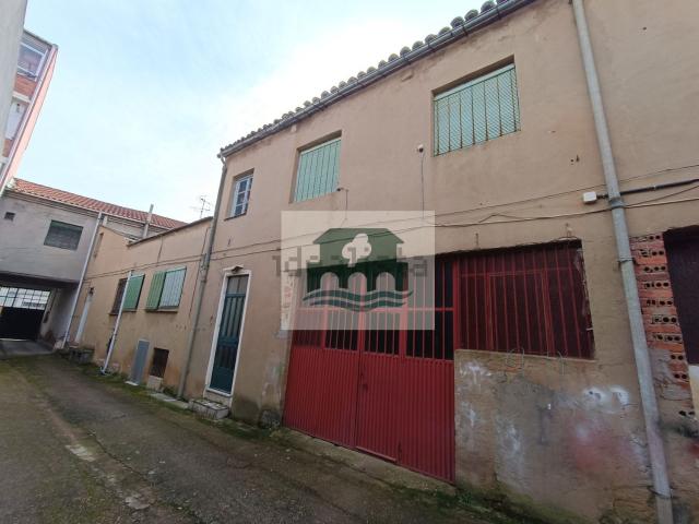 Casa en venta en El Pinar, Benavente