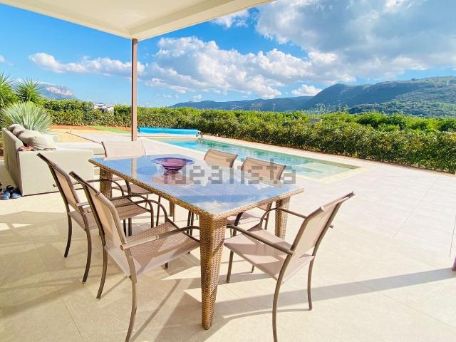 Casa en venta en Beniarbeig, Alacant / Alicante