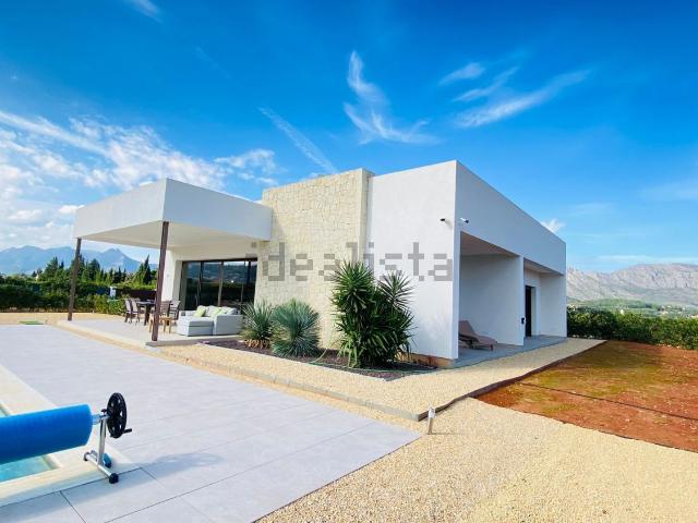 Casa en venta en Beniarbeig, Valencia