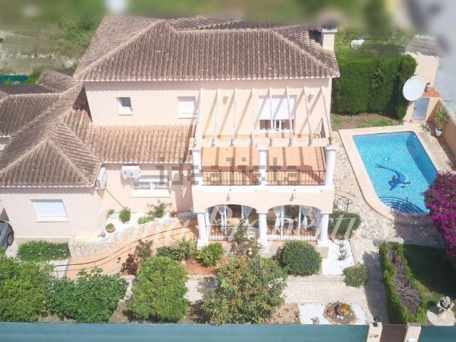 Casa en venta en Beniarbeig, Alacant / Alicante