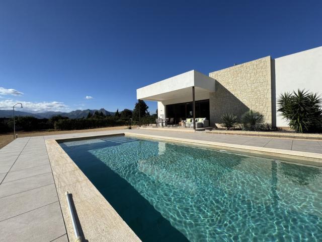 Casa en venta en Beniarbeig, Valencia