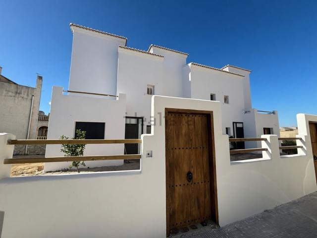 Casa en venta en Beniarbeig, Valencia