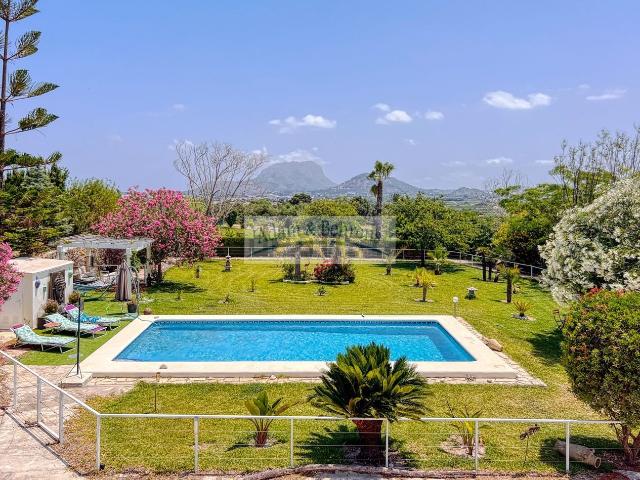 Casa en venta en Beniarbeig, Valencia