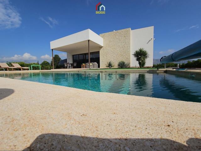 Casa en venta en Benidoleig, Alacant / Alicante