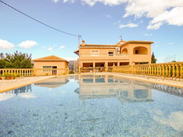 Casa en venta en Benidoleig, Urbanització el Poblet