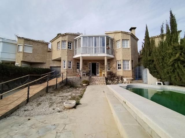 Casa en venta en Benidorm, Urbanización El Planet