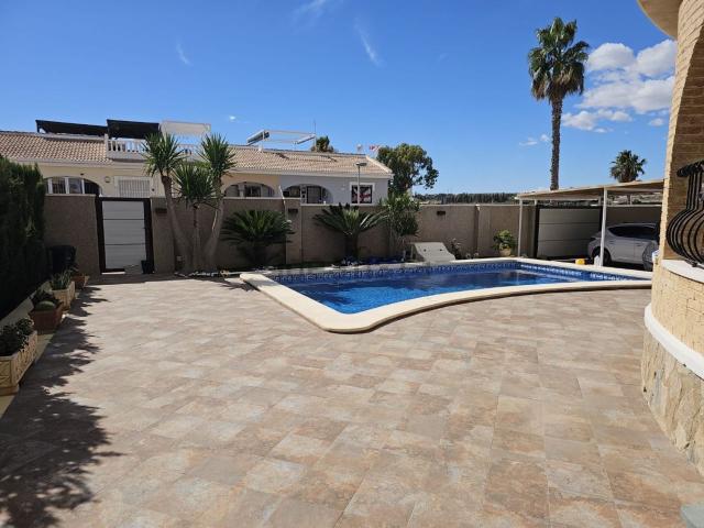 Casa en venta en Urbanización Monteazul, el Baix Segura / La Vega Baja