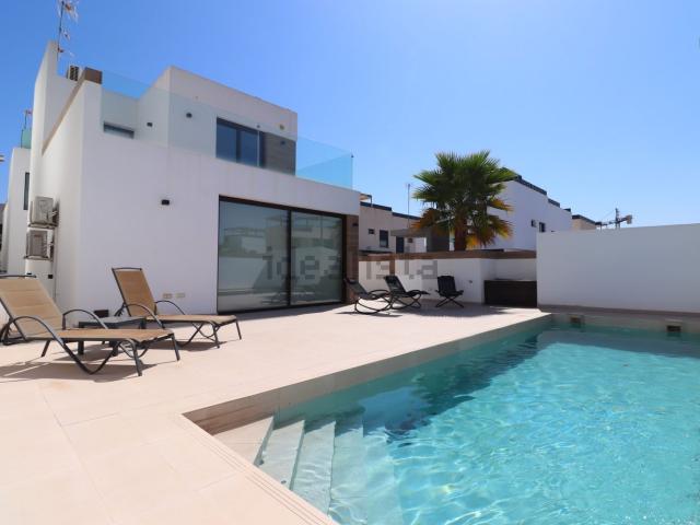Casa en venta en Benijófar