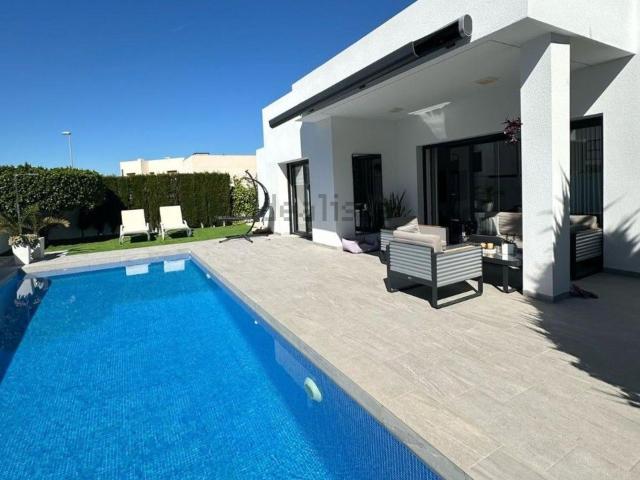Casa en venta en Benijófar