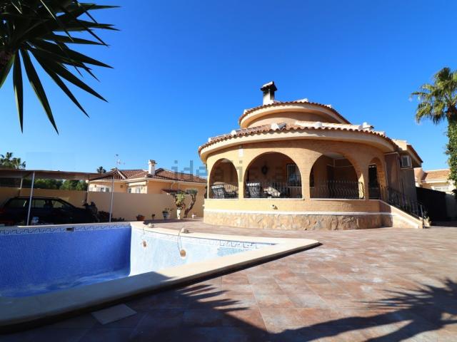 Casa en venta en Benijófar, Urbanización Monteazul