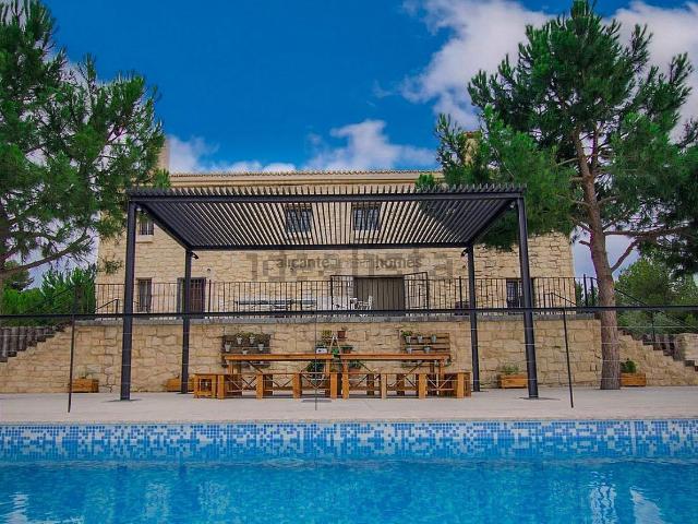 Casa en venta en l'Alt Vinalopó / El Alto Vinalopó, Valencia