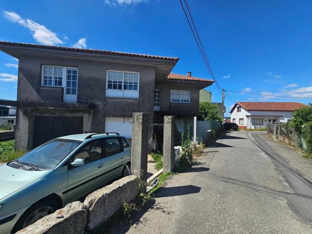 Casa en venta en O Castro, Boiro