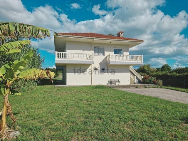 Casa en venta en Boiro, A Coruña