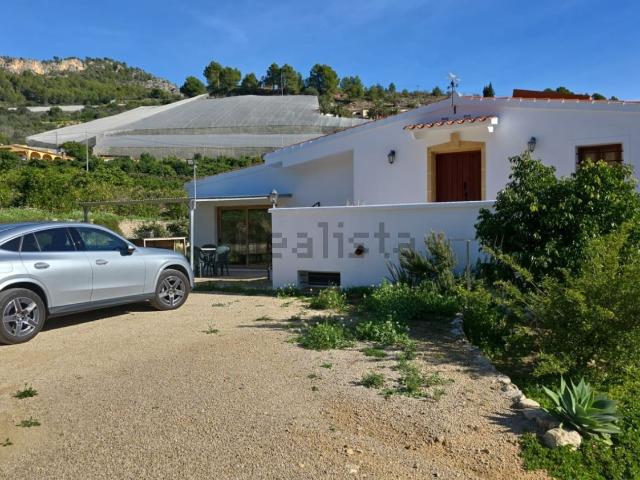 Casa en venta en Bolulla