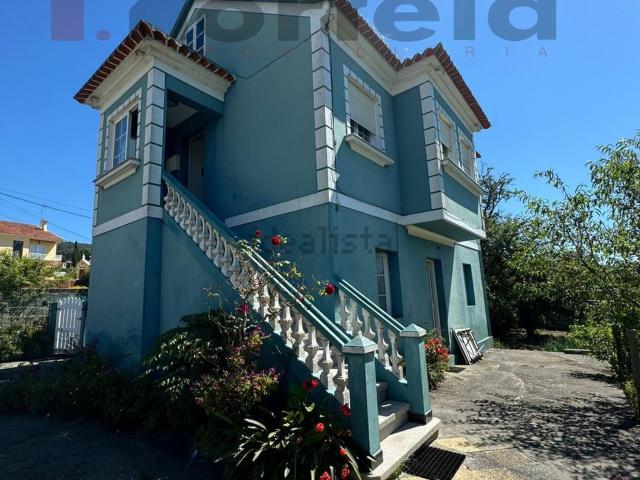 Casa en venta en Cela, Bueu