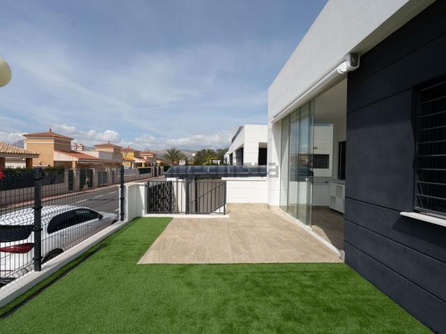 Casa en venta en Urbanización Valle Dorado, l'Alacantí
