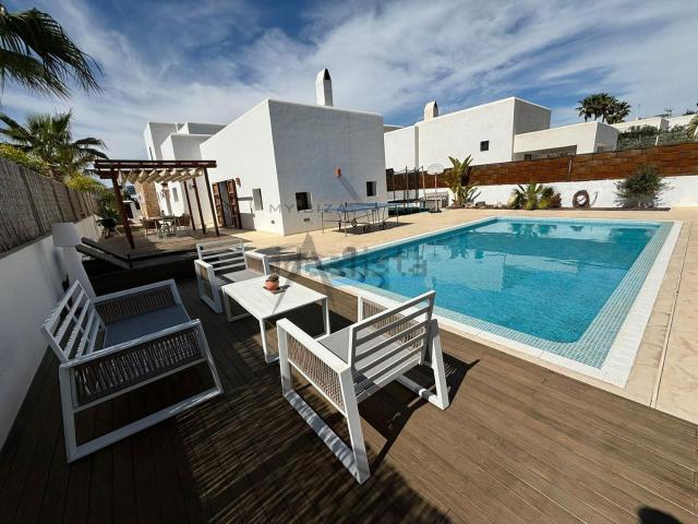 Casa en alquiler en Santa Eulalia Del Río, Baleares