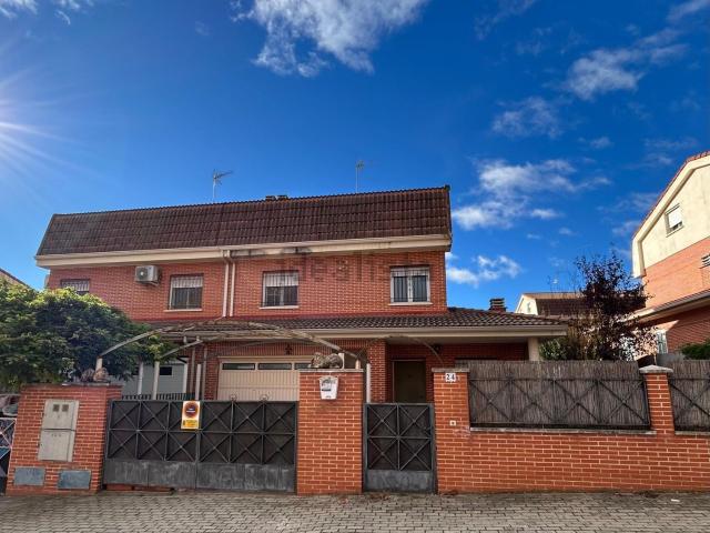 Casa en venta en Cabanillas Del Campo, Guadalajara